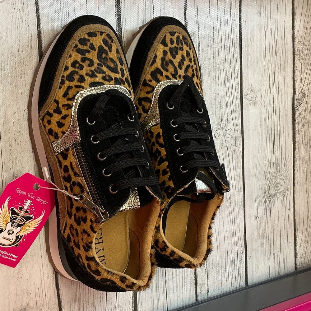 Myra Bag Leopard and Black Sneakers